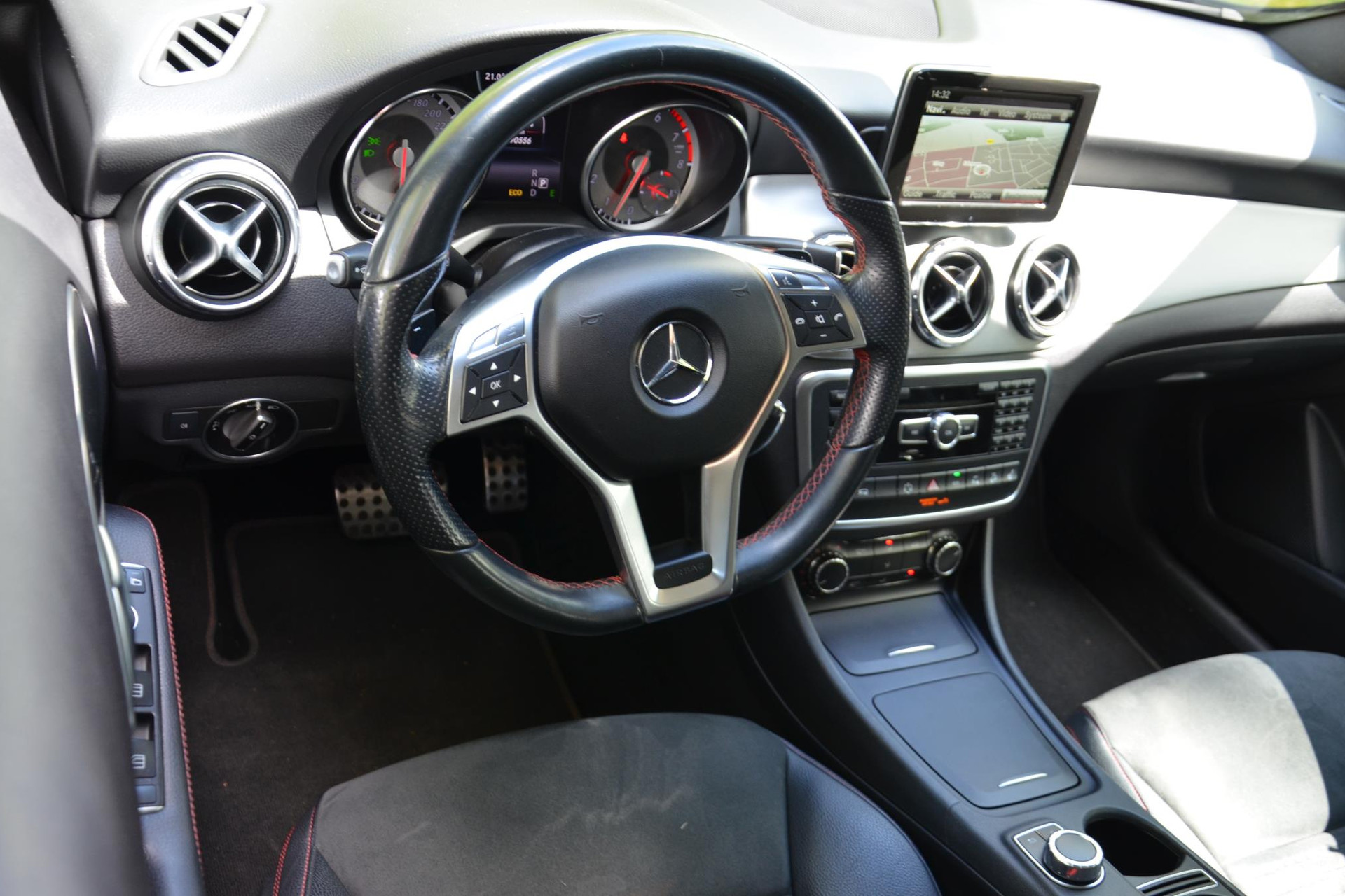 38168643-40.jpg